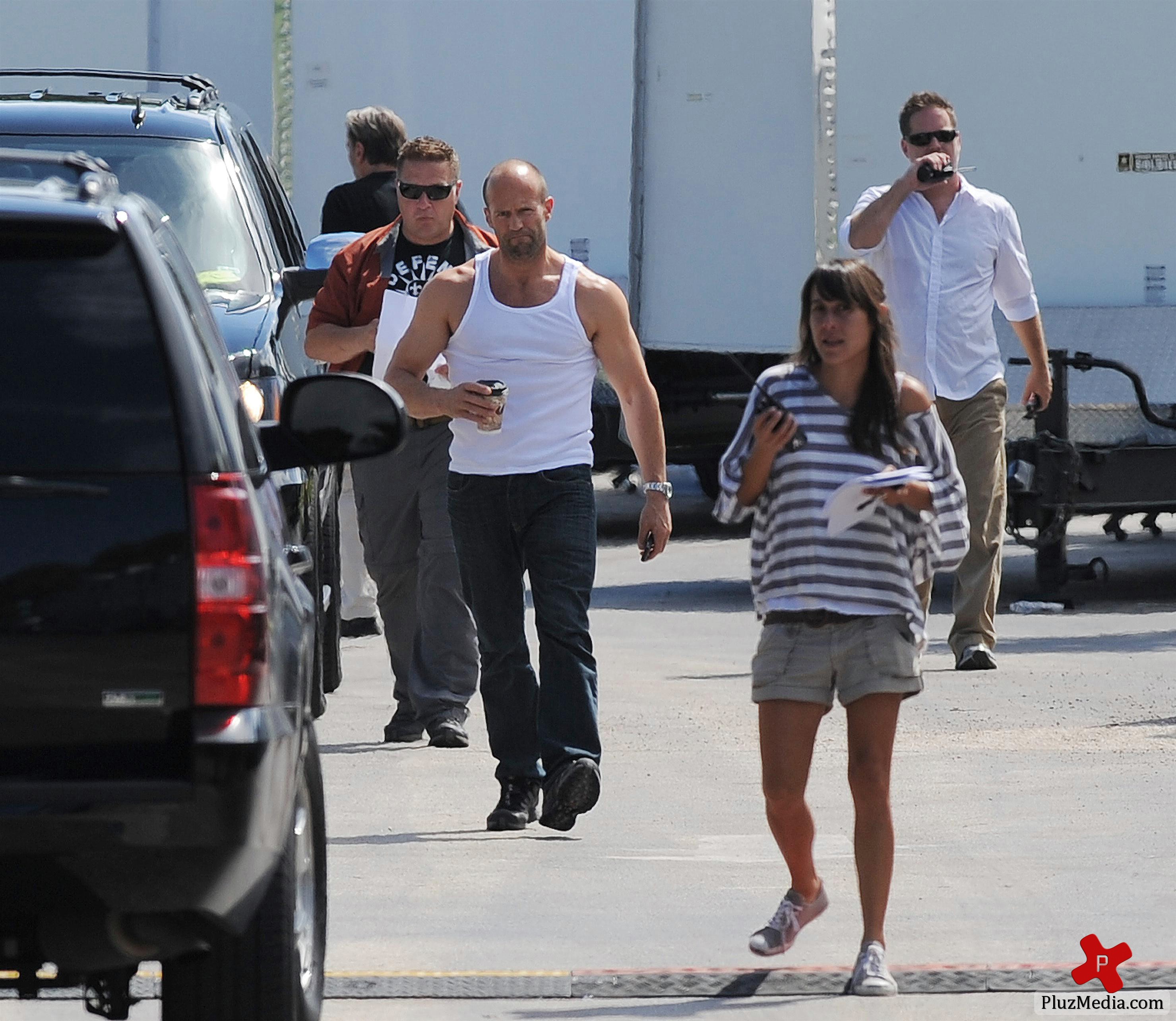 Jennifer Lopez and Jason Statham on the set of 'Parker' | Picture 85664